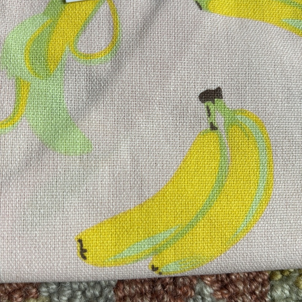 🍌Go Bananas 🍌 Paper Source Banana Apron NWT a bunch of bananas all over - Picture 5 of 14